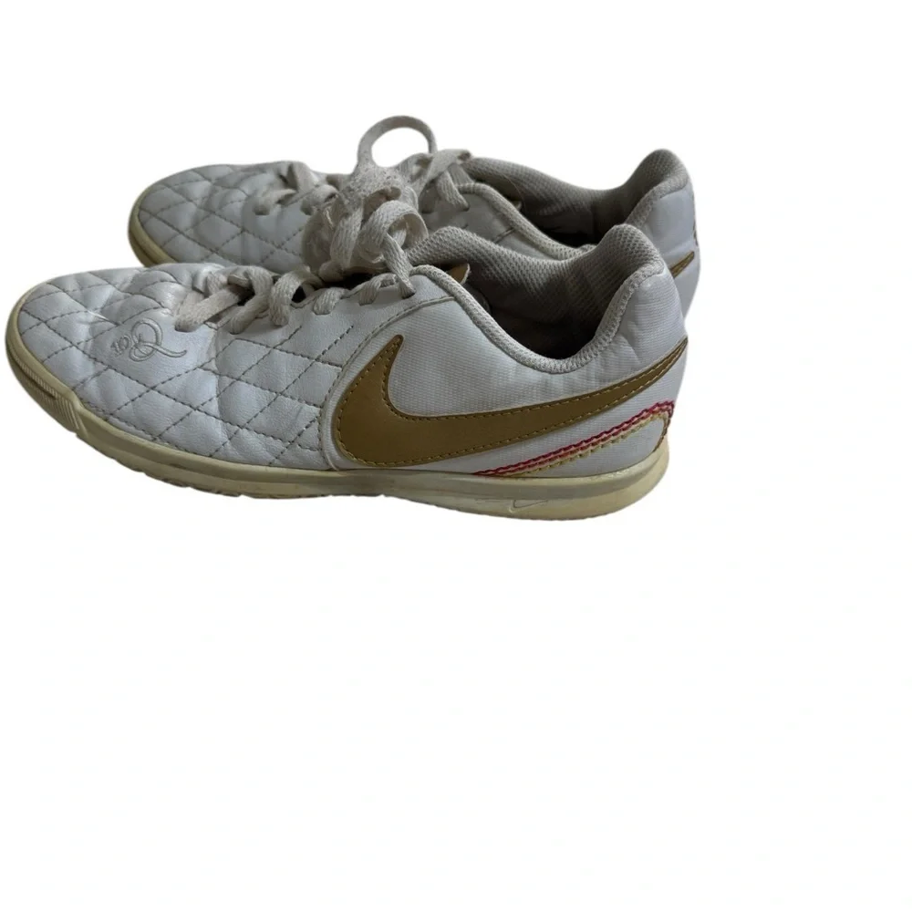 Nike Tempo X Shoes, Youth sz 2y white and gold ks1